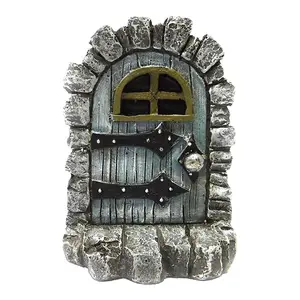 Сказочная садовая сказочная дверь Fiddlehead в средневековом стиле