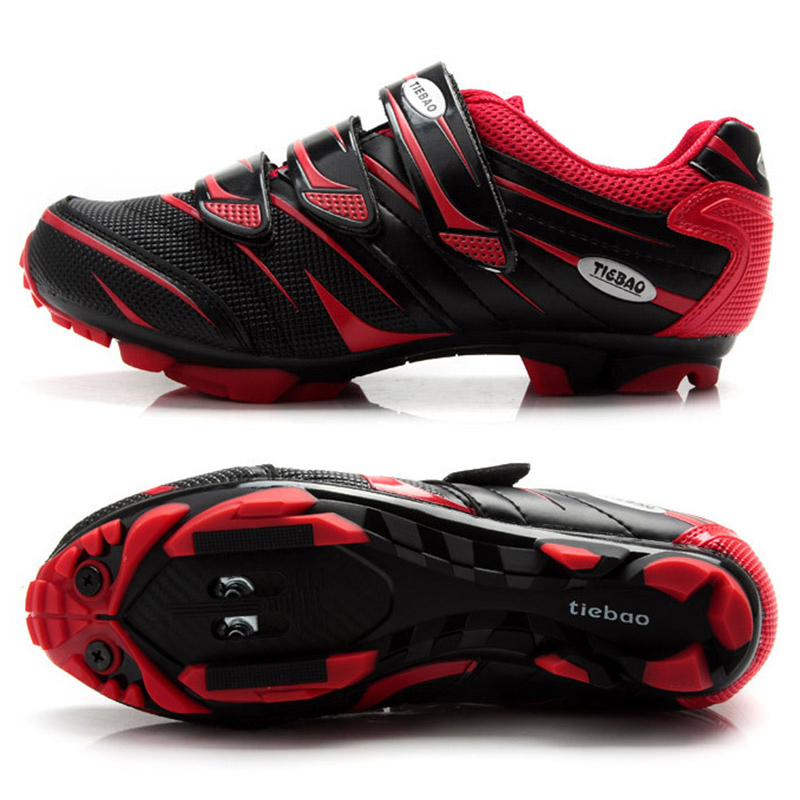The main differences between a road cycling shoe and a triathlon cycli
