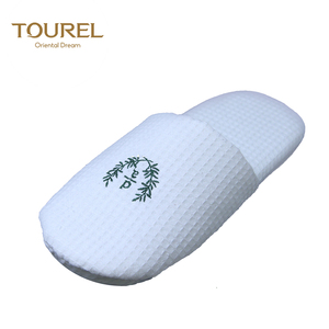 Chaussons d'intérieur en <span class=keywords><strong>éponge</strong></span> gaufrée de qualité supérieure Tourel, fermés, avec logo brodé - Product Image 3