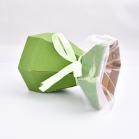 Nuevo estilo, caja de embalaje de flores de papel personalizada de alta calidad, bolsa de revestimiento UV en relieve, tipo de carpeta de laminación mate y brillante