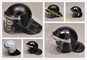 Casco con visiera in ABS con rivestimento in tessuto con griglia in metallo - Product Image 3