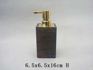 Distributeur de savon en bois à cylindre rond Nature - Product Image 2