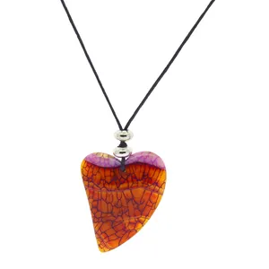 फैशन प्राकृतिक मणि गहने हस्तनिर्मित दिल के आकार का agate स्लाइस चमड़े रस्सी लटकन