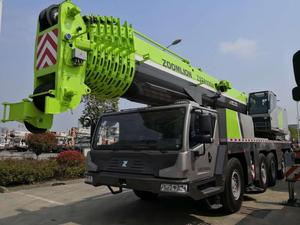 Zoomlion Six 유압 격자 붐 70 T Mobile Truck Crane ZTC700