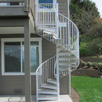 Escalier incurvé moderne en acier inoxydable / Escaliers circulaires résidentiels en bois massif / verre / acier Escalier PRIMA en métal pour extérieur