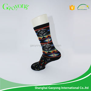 Neueste einzigartige männer baumwolle glow in <span class=keywords><strong>the</strong></span> dark socken - Product Image 1