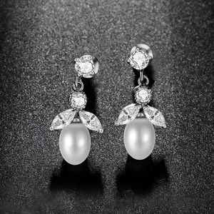 LUOTEEMI qualità Hot New Wedding da sposa bianco CZ colta <span class=keywords><strong>perle</strong></span> d'acqua dolce <span class=keywords><strong>orecchini</strong></span> - Product Image 4