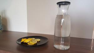 Bouteille d'eau en verre <span class=keywords><strong>1</strong></span> <span class=keywords><strong>litre</strong></span> 34 oz Idéal pour l'eau chaude et froide <span class=keywords><strong>Pichet</strong></span> avec couvercle supérieur en <span class=keywords><strong>plastique</strong></span> - Product Image 5