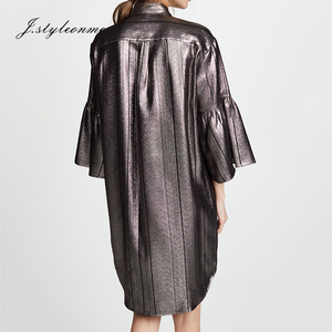 En gros femmes rayé métal texture trompette manches revers droite midi robe - Product Image 2
