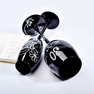Lot de Verres à <span class=keywords><strong>Vin</strong></span> Noirs Décoratifs en Gros avec Flûtes à Champagne Soufflées à la Main pour Mariage - Product Image 4