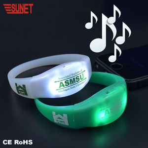 Braccialetto LED SUNJET Attivato dal Suono per Illuminare la Tua Festa, Decorazione per Matrimoni - Product Image 4