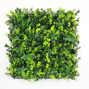 人造草绿墙 -- 家庭花园装饰，室内和室外郁郁葱葱的绿色植物墙 - Product Image 1