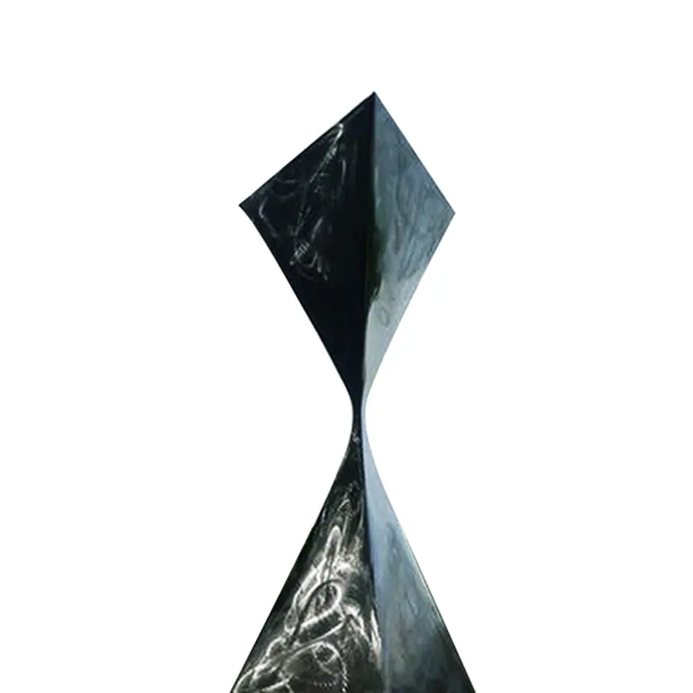 ประติมากรรมรูปปั้นโลหะสามเหลี่ยมงานกลางแจ้งทำจากสเตนเลสด้านศิลปะสมัยใหม่ตามสั่ง