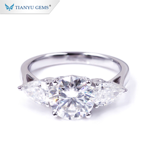Nhẫn Kim Cương Moissanite 14K, Nhẫn Vàng Trắng 18K, Hình Quả Lê Và Tròn 1,5ct, Tianyu Gems - Product Image 1