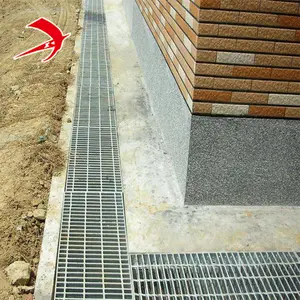 Grille <span class=keywords><strong>de</strong></span> drainage <span class=keywords><strong>en</strong></span> fer XBY durable et anticorrosion pour allée et passerelle, design moderne, certifiée ISO 9001, garantie 5+ ans - Product Image 2