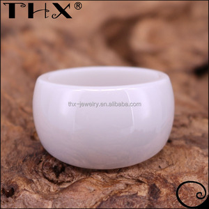 Anillo de sello de circonio blanco anómalo de 10mm de venta superior, anillo de cerámica blanca de pureza de moda - Product Image 5
