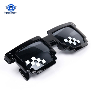 نظارات ديال ويذ إت بتصميم البكسل 8 بت، نظارات شمسية للرجال والنساء، نظارات حفلات، تصميم ديل ويذ إت ثاغ لايف شائع حول العالم - Product Image 3