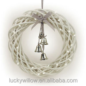 Venta caliente de la Navidad corona de mimbre con luces y campanas gris Navidad guirnalda - Product Image 3