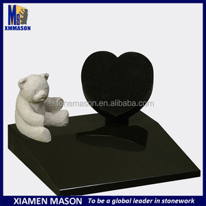 Vertical negro granito lápida de diseño lápida funeraria con teddy y corazón - Product Image 1
