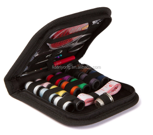 Zippering viaje kit de costura agujas, hilo, tijeras, dedal, Perno de seguridad y más - Product Image 1