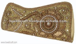 Pochette de mariée dorée Lowellcraft pour femme - Matière satinée fabriquée à Delhi - Product Image 2