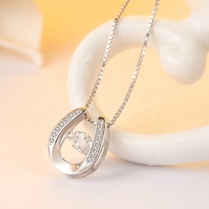 Подвеска в форме буквы U из серебра 925 пробы с танцующим бриллиантом - Product Image 3