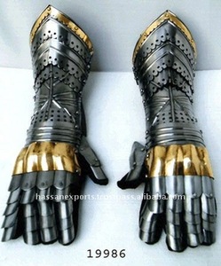 Paire de gants en acier d'armure médiévale - Product Image 1