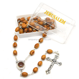 Venta al por mayor religiosa Oliva Oval de madera Santo suelo y Jerusalén Cruz católica rosarios con caja de regalo - Product Image 1