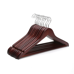 Porte-vêtements en bois de lotus acajou en gros, barre ronde antidérapante et crochet chromé, porte-vêtements et rail - Product Image 1