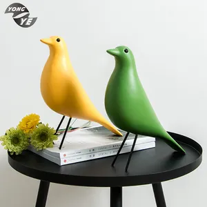 Moderna mesa multicolor arte estatua vivo en forma de artesanía de resina estatuilla para venta