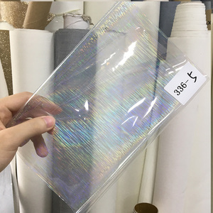 Pellicola in pvc di plastica olografica prismatica con motivo colorato trasparente da 0.4mm per la realizzazione di borse