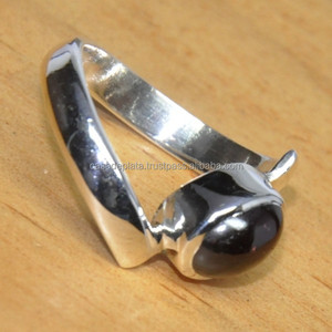 Cabochon de grenat rouge coupe ovale 925 bague de créateur en argent sterling faite à la main bande de bijoux classique de mode - Product Image 2