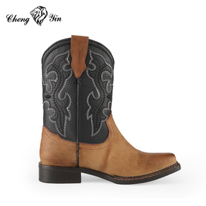 2025 nouveau concepteur gris Cowboy bottes garçons de haute qualité confortable bout carré faible hauteur caoutchouc Western usine personnalisable - Product Image 2