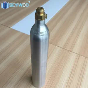 批发 0.6L 食品级苏打水 CO2 气瓶用于苏打水制造机