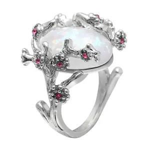 Женское Обручальное кольцо с белым опалом в форме цветка сливы