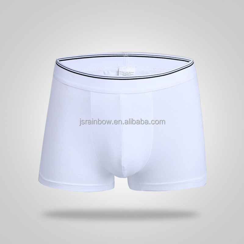 hombres en boxer blanco