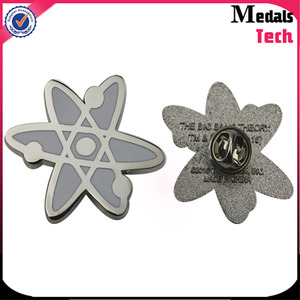 Venta al por mayor de Metal esmalte duro película tema de halloween pin de solapa insignias - Product Image 2