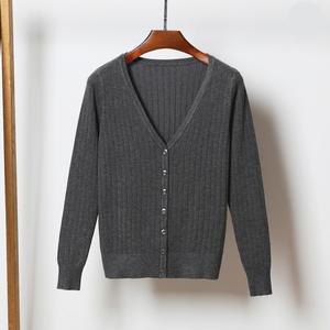 Venta caliente elegante Primavera Verano fino costilla abrigo de punto en stock de un solo pecho suave color liso mujeres suéter cárdigan <span class=keywords><strong>al</strong></span> <span class=keywords><strong>por</strong></span> <span class=keywords><strong>mayor</strong></span> - Product Image 4
