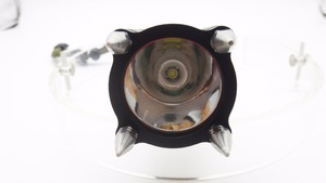 Đèn pin LED sạc lại 1000 lumen, tự vệ khẩn cấp, tích hợp còi báo động - Product Image 2