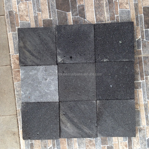Bali Pierre de lave naturelle noire LS004 Carreaux de piscine naturels pour usage extérieur Famille de couleurs vertes - Product Image 1