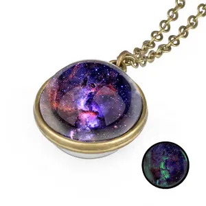Retro çift cam küre evren Galaxy desenli zaman mücevher parlayan kolye