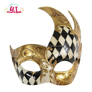 Masques de mascarade vénitienne pour hommes, série or et violet, design vintage à carreaux, décorations d'Halloween - Product Image 1
