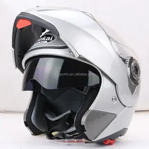 Produk baru penjualan terbaik aman Flip Up helm sepeda motor dengan Dalaman pelindung matahari Semua orang terjangkau lensa ganda helm sepeda motor