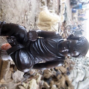 Estatua <span class=keywords><strong>de</strong></span> bronce occidental <span class=keywords><strong>de</strong></span> un niño jugando para decoración <span class=keywords><strong>de</strong></span> plaza - Product Image 1