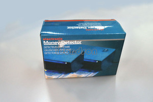 Lampada UV a Onde Lunghe 365nm da Scrivania per Rilevamento di Fluorescenza su Banconote e Timbri - Product Image 6