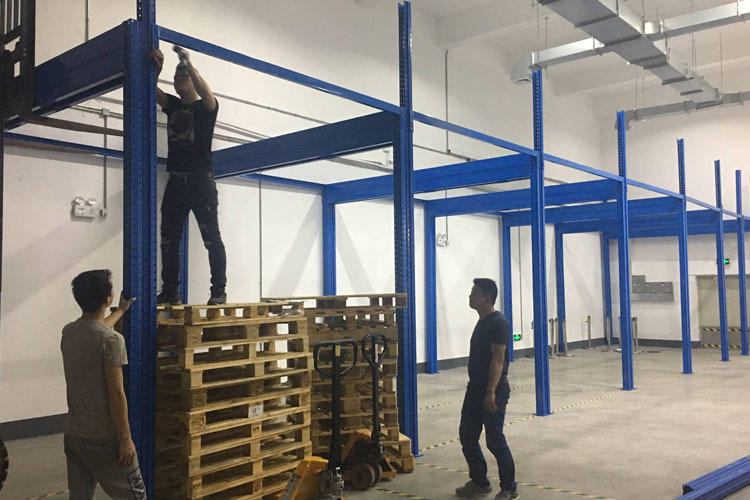 Plate-Forme en acier Pour Adapté Aux Besoins Du Client De Stockage D'entrepôt En Métal
