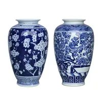 Chinese Classic Porcelain Vase with Blue and White Ceramic
