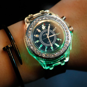 Relojes de Marca Geneva para Hombre, Esfera Grande, Moda, Luminoso, Correa de Silicona LED, Diseño de Diamantes, Reloj de Cuarzo Deportivo para Mujer, Alta Calidad - Product Image 5