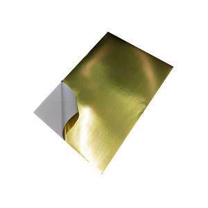 Rotoli di <span class=keywords><strong>Carta</strong></span> Metallizzata Oro Monofacciale su Poliestere con Adesivo Acrilico Attivabile ad Acqua <span class=keywords><strong>per</strong></span> Uso Mascherante - Product Image 1