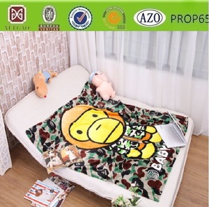 Manta/sabana/alfombra de bebé coralina con diseños de Bape Ape camuflaje - Product Image 1
